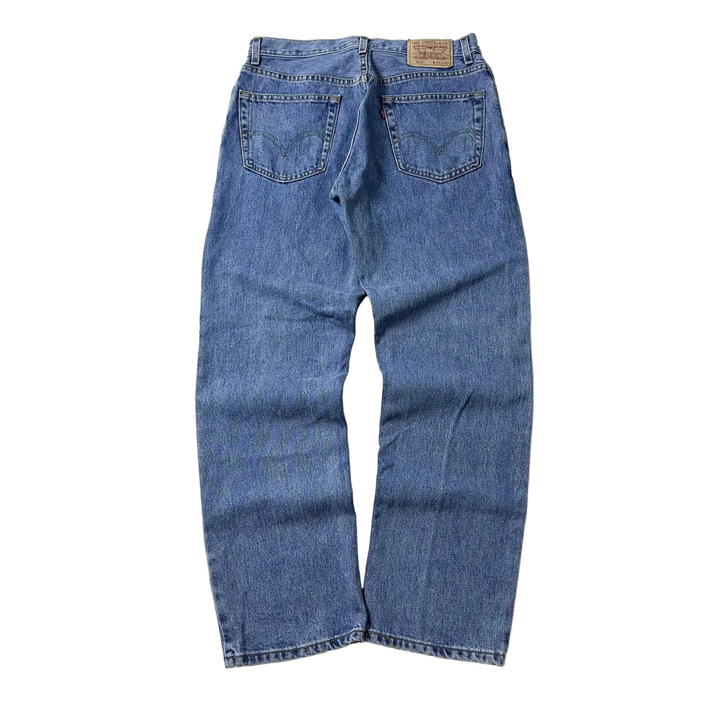 Vintage 2006 Levi’s 505 Regular Straight Fit in Medium Stonewash (Size 33)