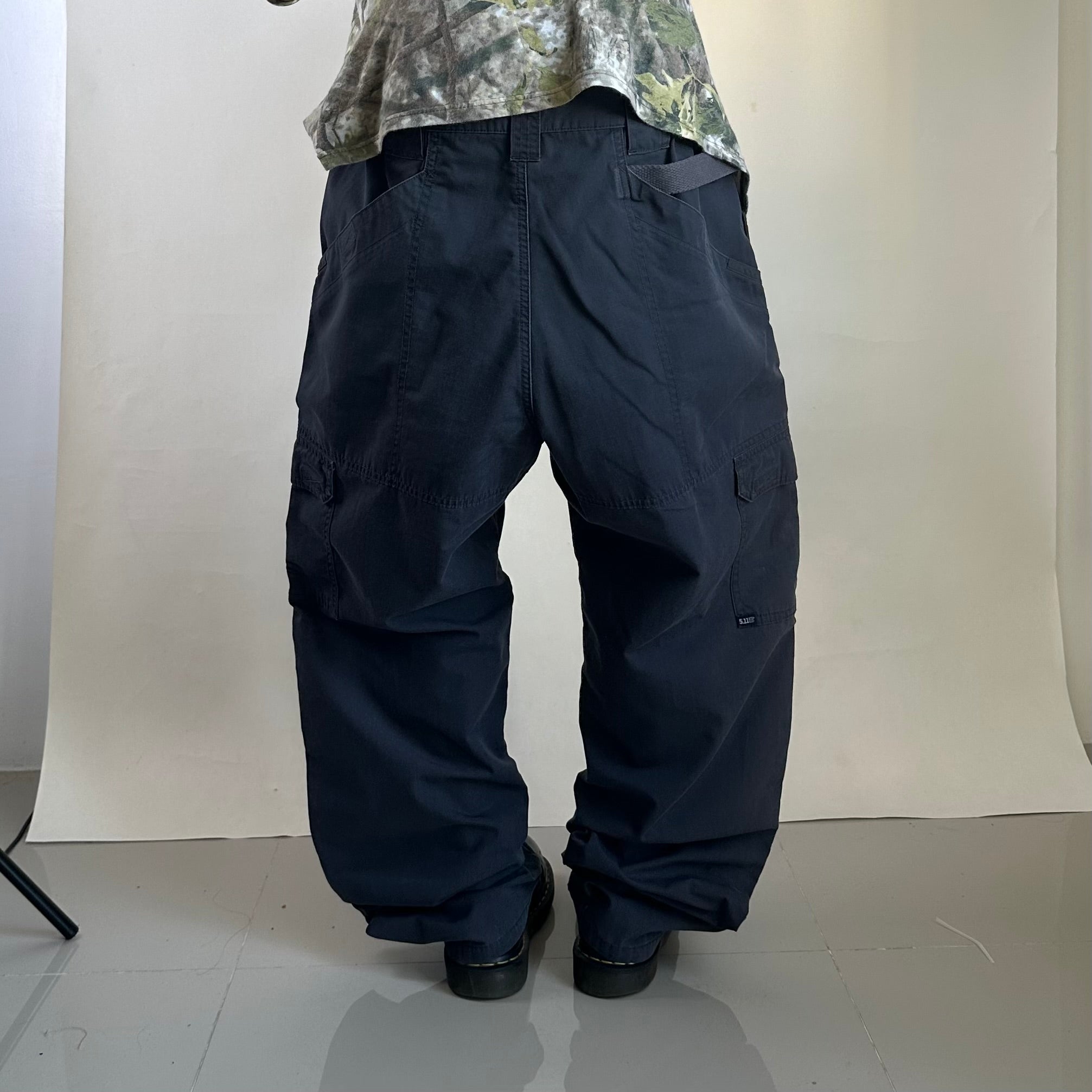5.11 Tactical Series Cargo Pants Multi-pockets in Dark Gray Size (34-36)