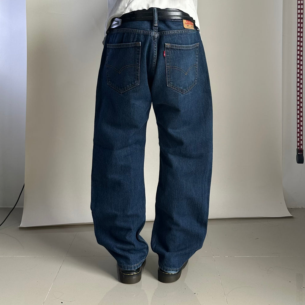 Levi’s 505 Regular Straight Fit Jeans in Dark Stonewash Blue Denim (Size 34)