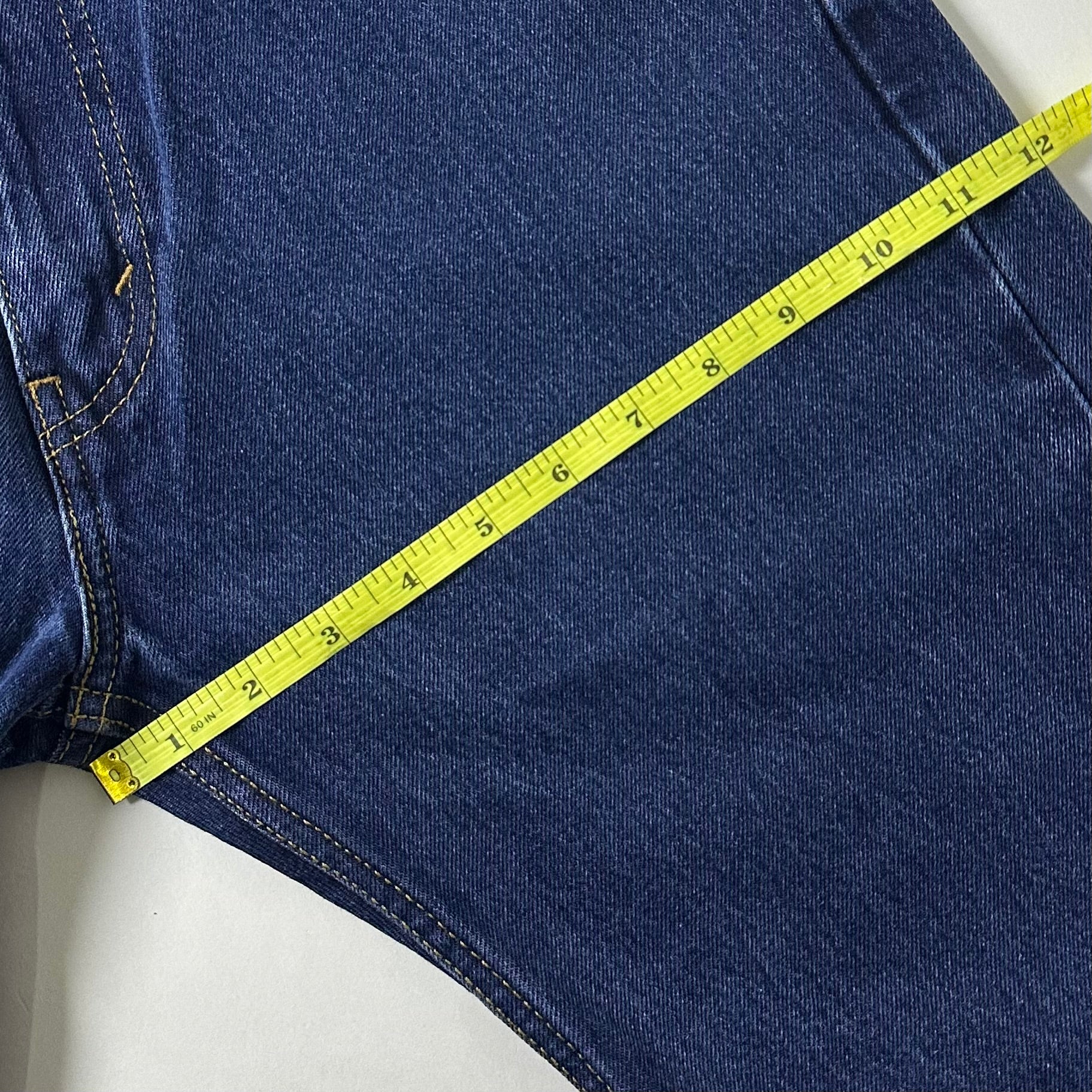 Levi’s 505 Regular Straight Fit in Dark Stonewash Blue Denim (Size 32)