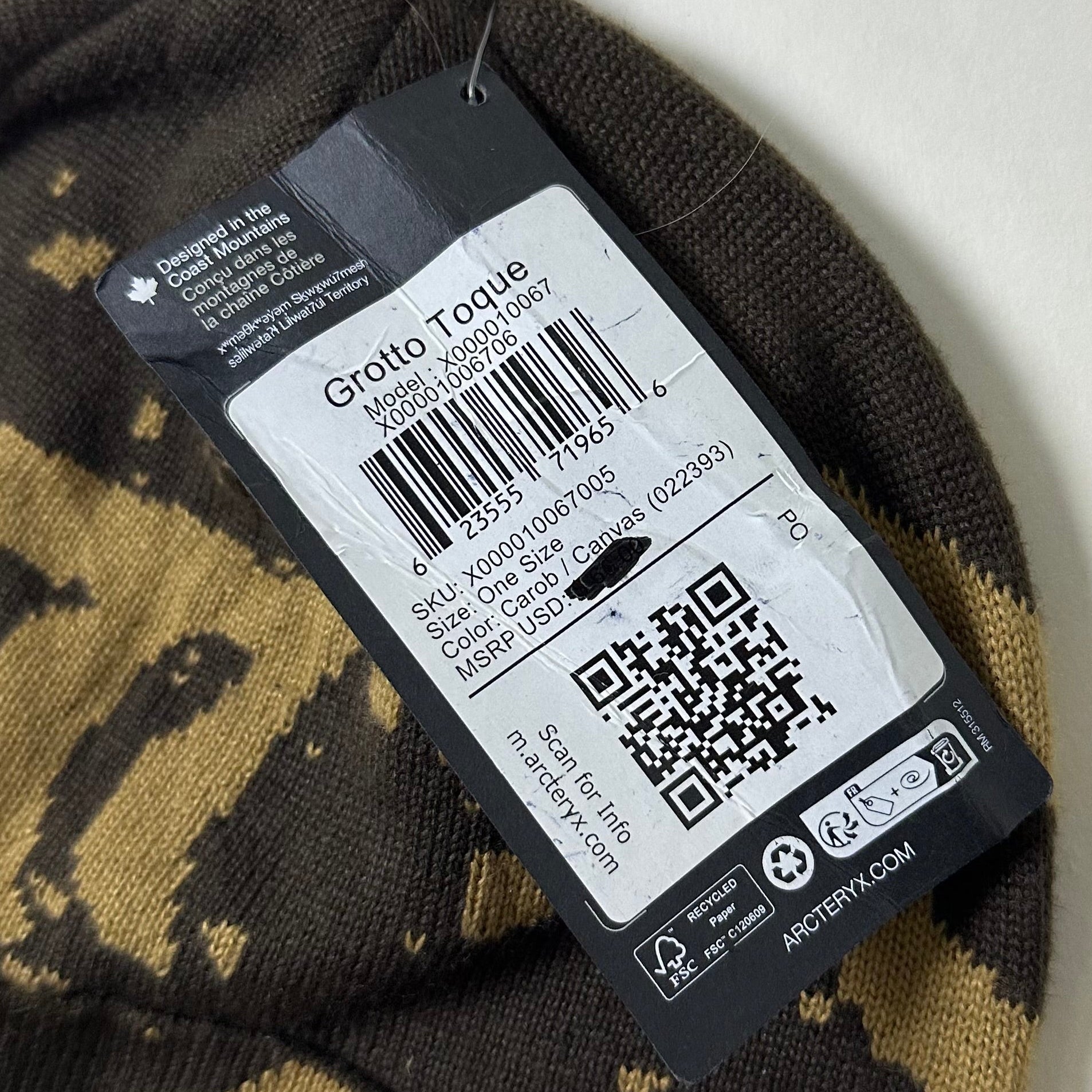 Arc’teryx Grotto Toque Beanie in Carob/Canvas (One Size)