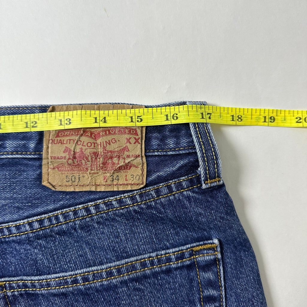 Levi’s 501 Original Fit Jeans Button Fly in Rinse Dark Wash (Size 34)