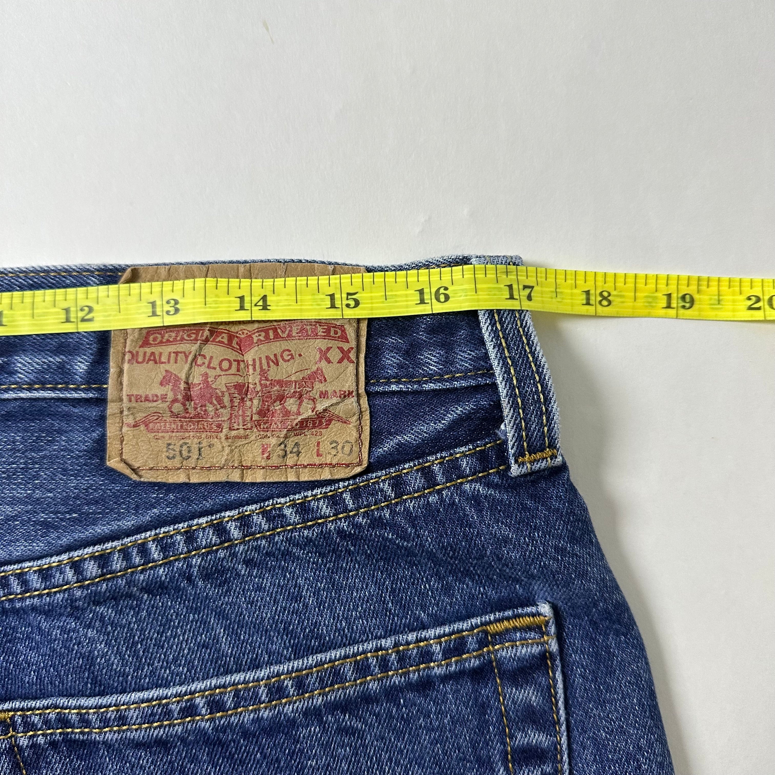 Levi’s 501 Original Fit Jeans Button Fly in Rinse Dark Wash (Size 34)