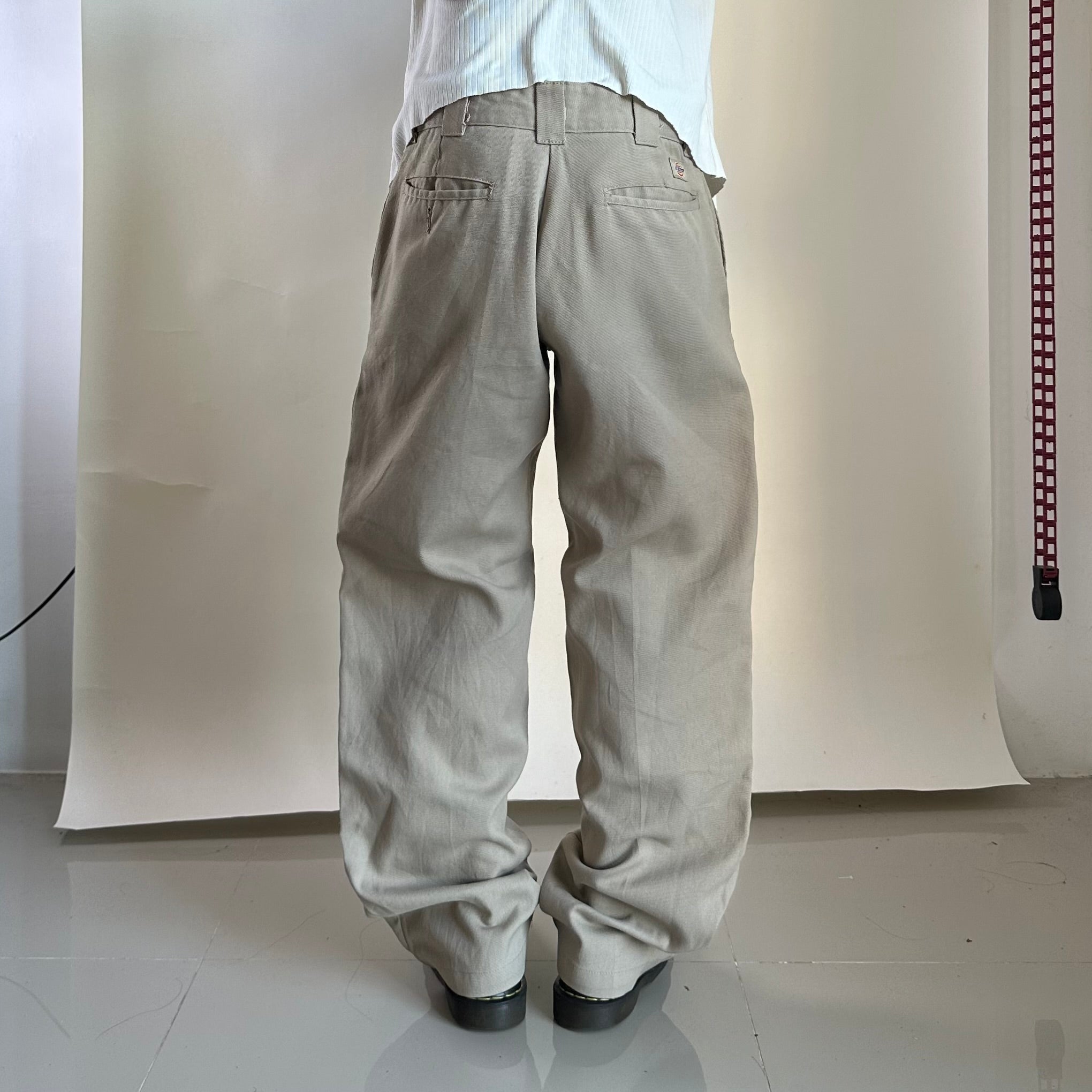 DICKIES 874 Original Fit Pants in Khaki (Size 32)