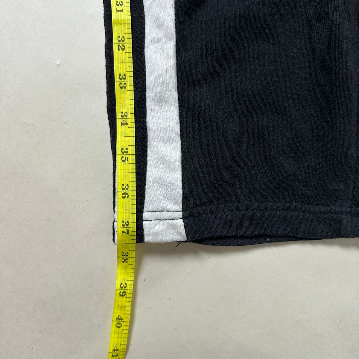 ECKO Unlimited Sweat Pants in Black (Size 30-32) — SOLD