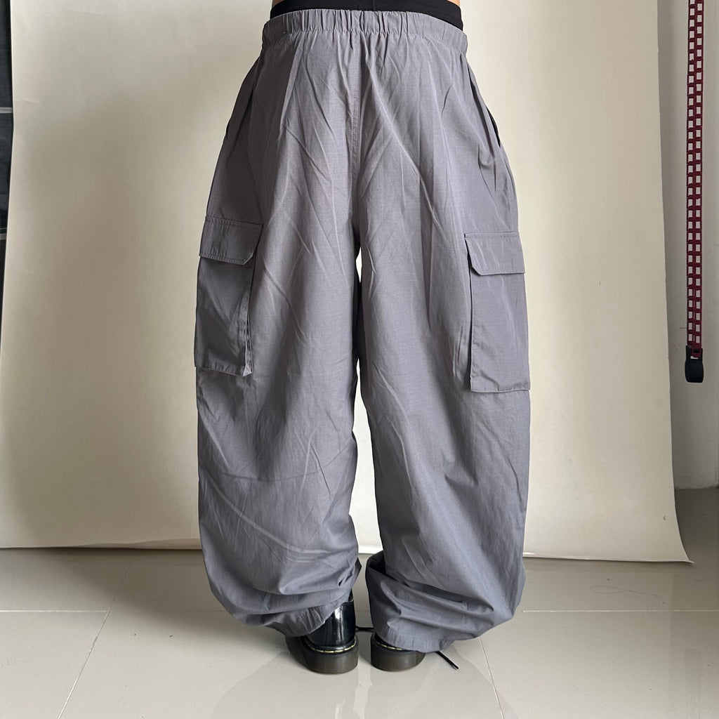 GU Parachute Cargo Pants in Gray (Size 28-34)
