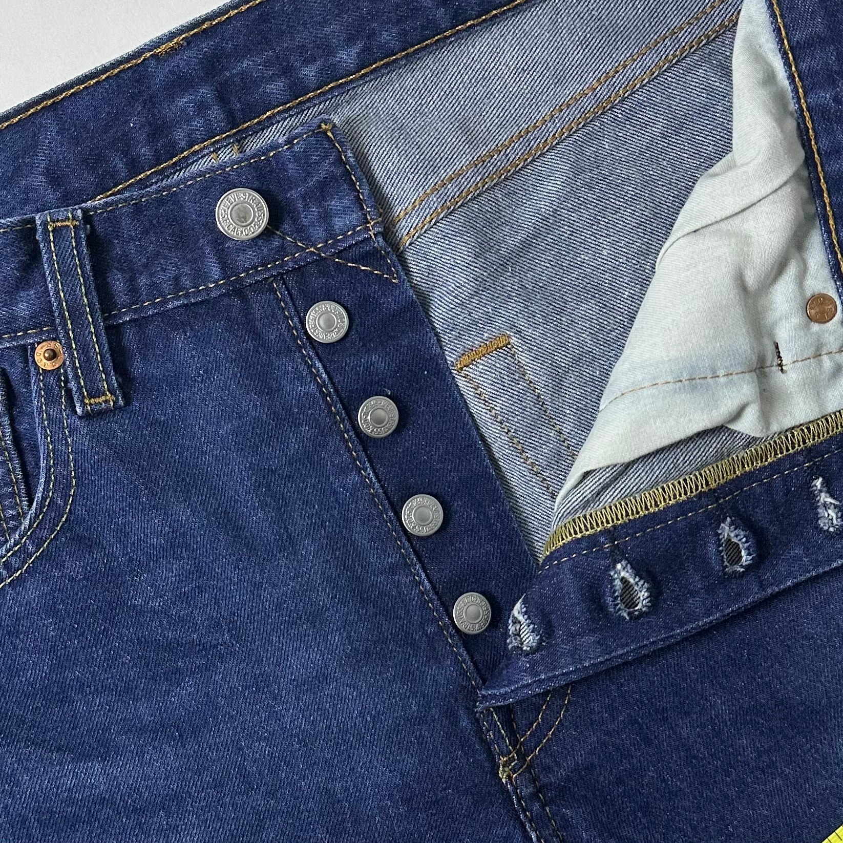 Levi’s 501 Original Fit Jeans Extended Patch Button Fly in Dark Stonewash (Size 32)
