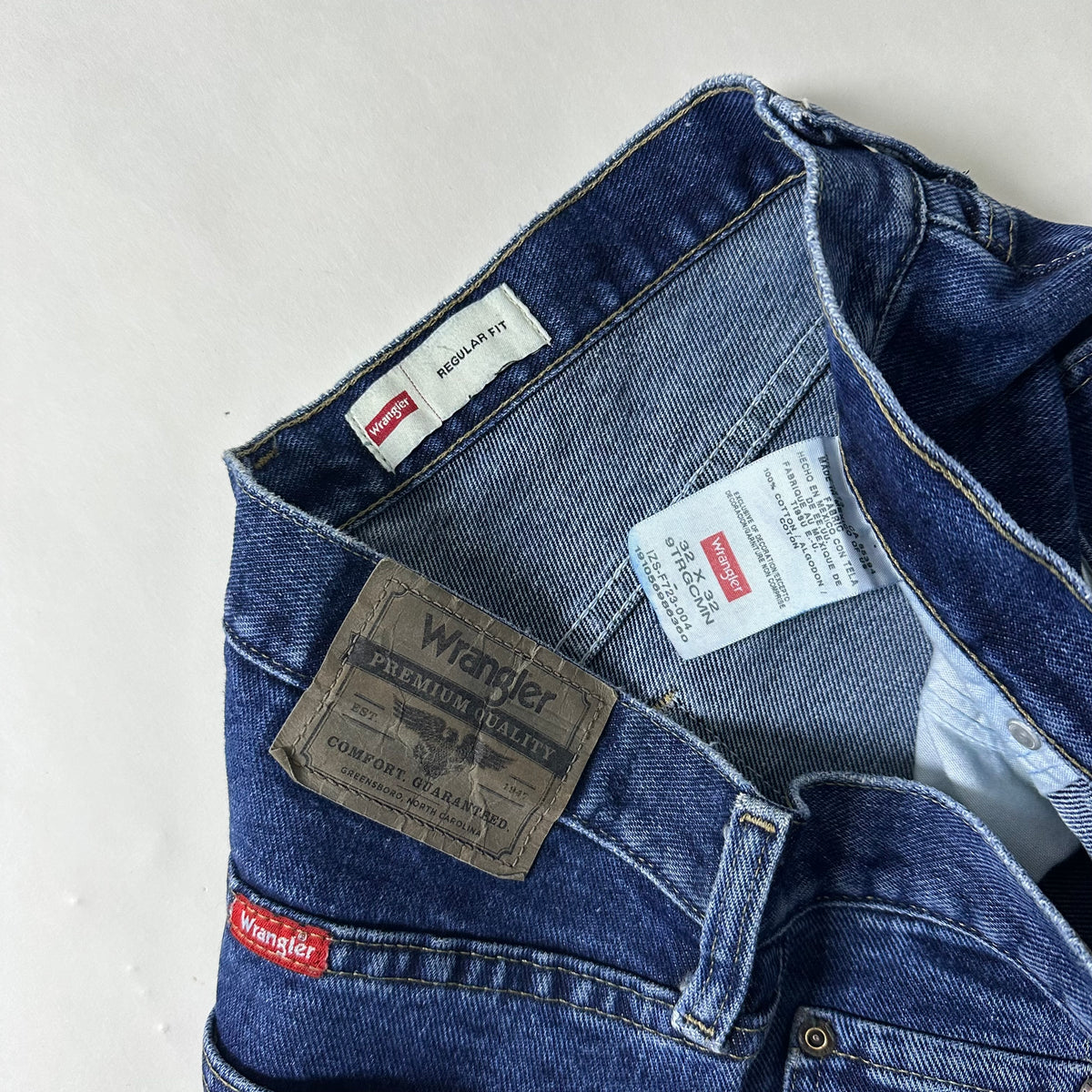 Wrangler Premium Quality Regular Fit Jeans in Dark Stone (Size 32)