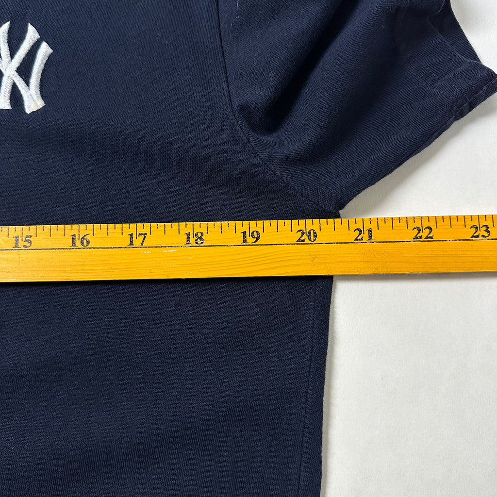 MLB New York Yankees T-Shirt in Navy Blue (Size Medium)