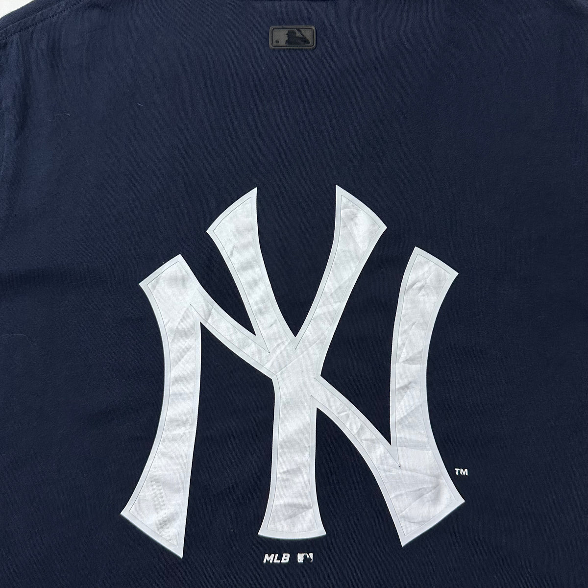 MLB New York Yankees T-Shirt in Navy Blue (Size Medium)