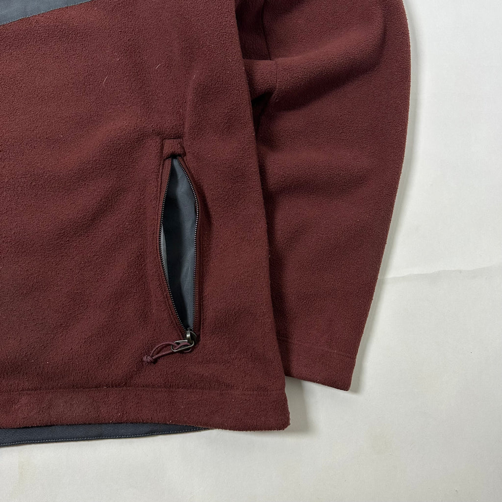 The North Face Chimborazo Fleece Jacket with Hood in Maroon (Size Large)