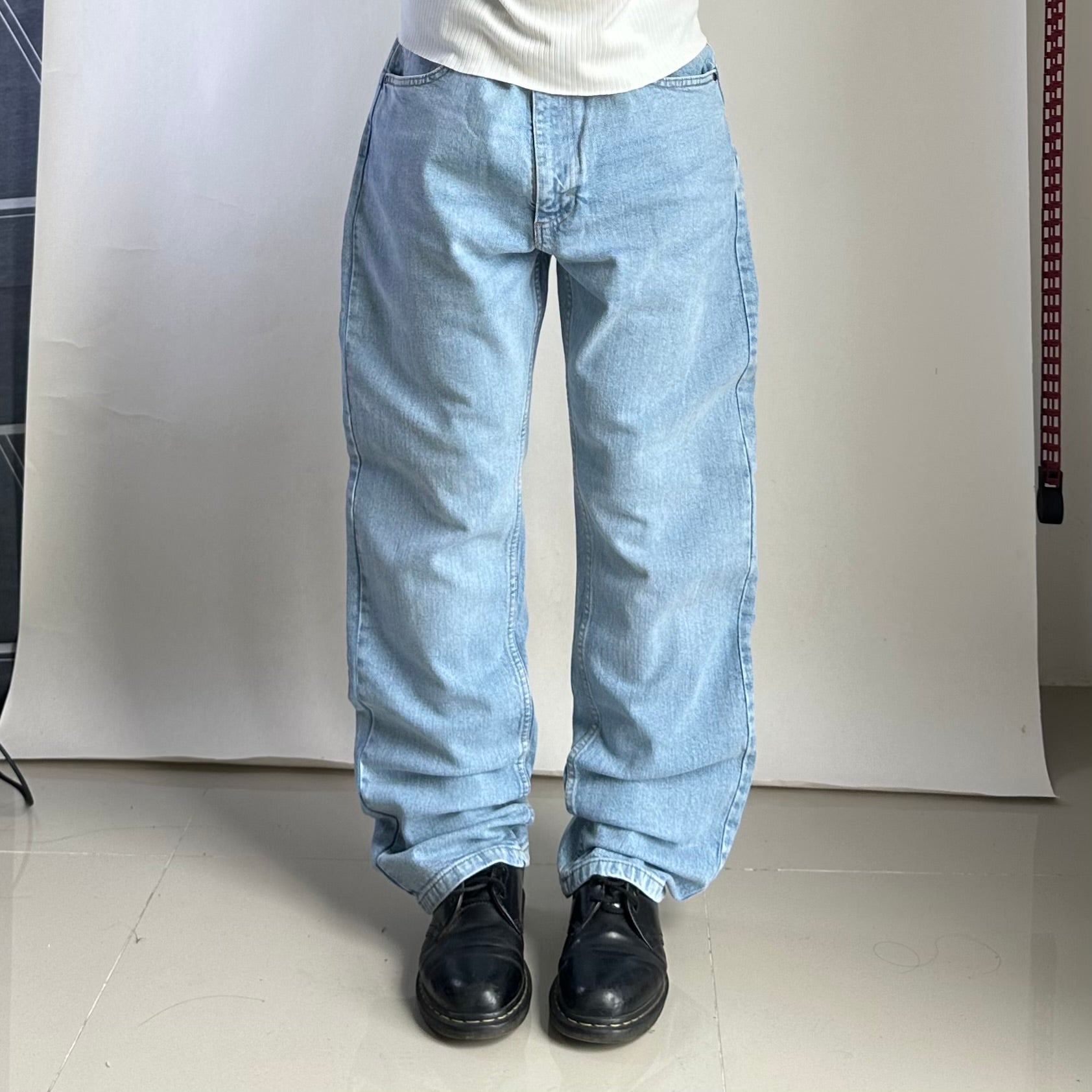 Wrangler Regular Fit Jeans with Flex in Light Wash (Size 34)