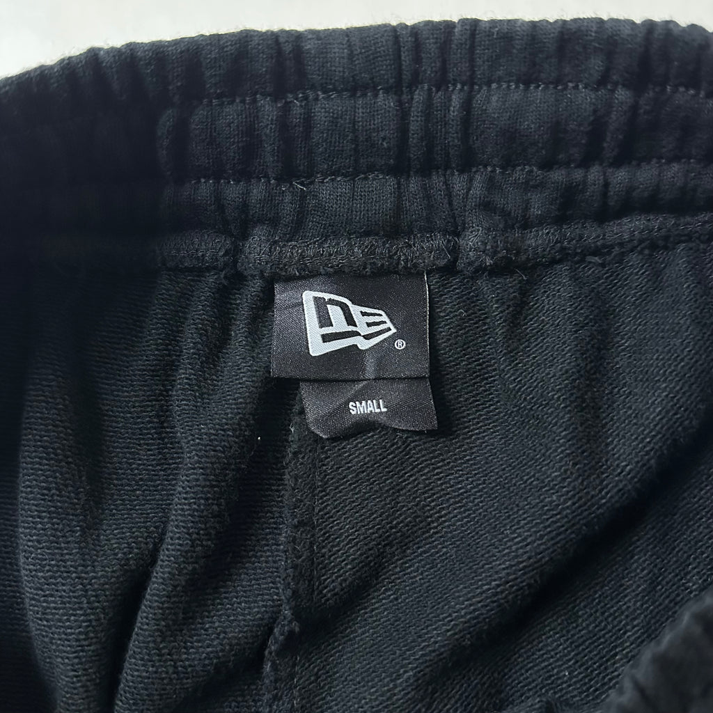 New Era New York Yankees Sweatshorts in Black (Size 28-36) — SOLD