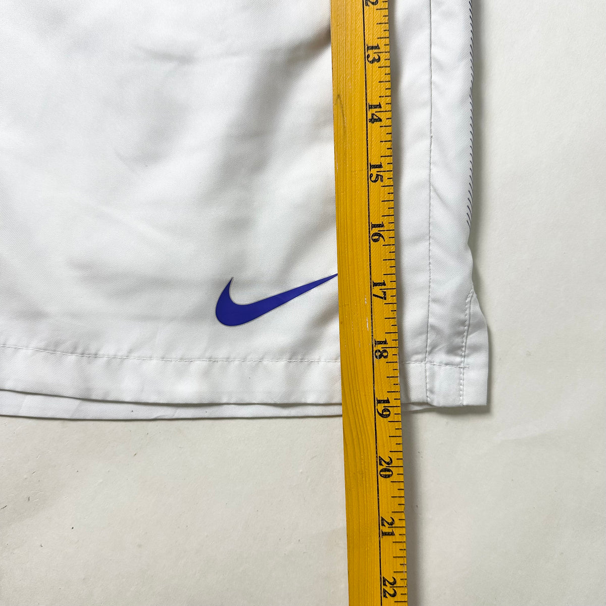 Nike Dri-Fit Shorts in White (Size 30-36)