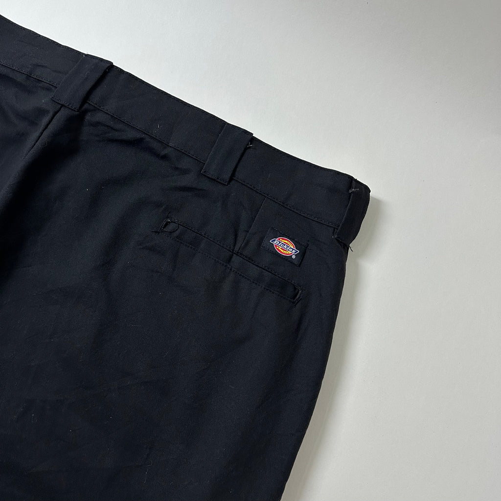 DICKIES Relaxed Straight Cargo Pants in Black (Size 44)