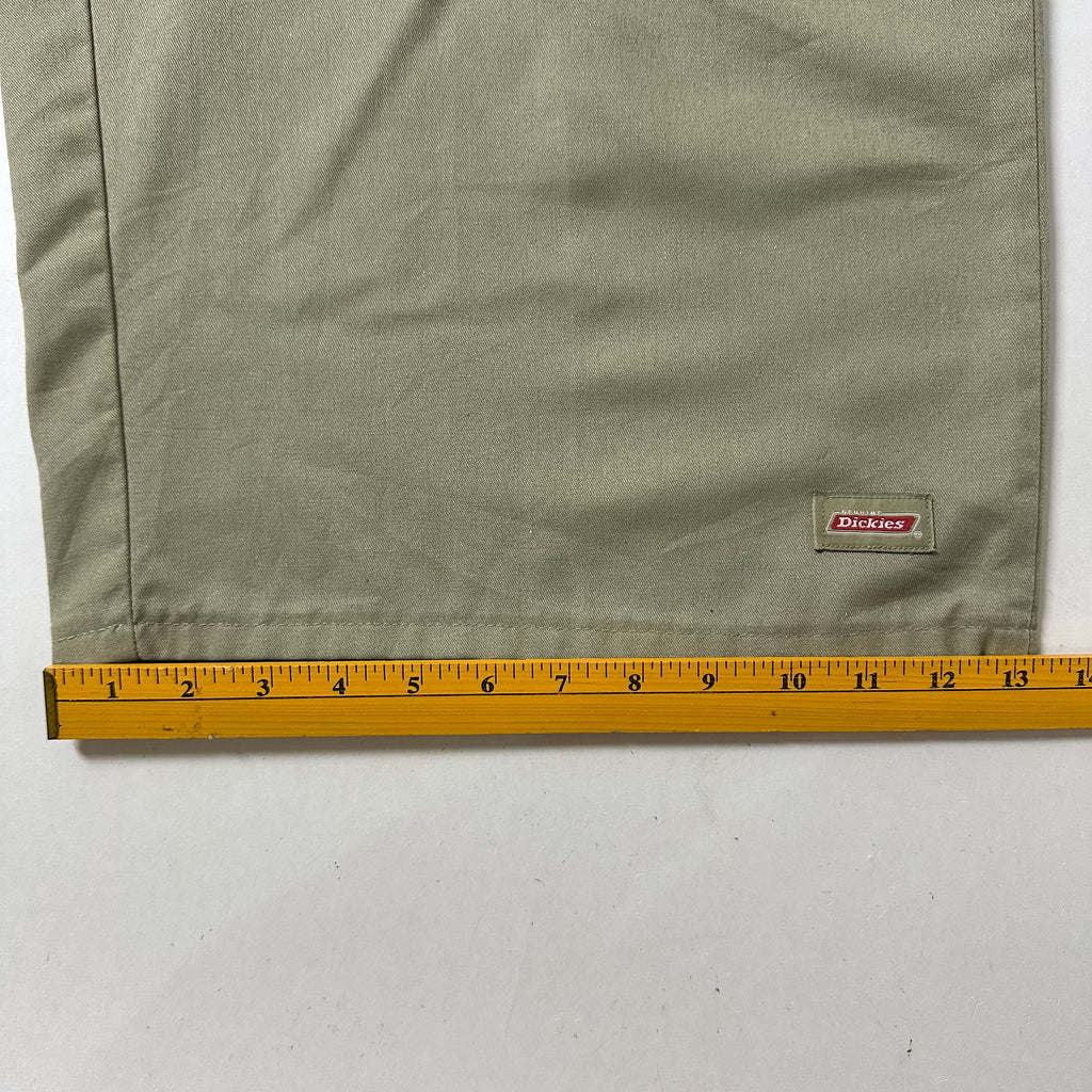 DICKIES Double Patch Shorts in Khaki (Size 36)