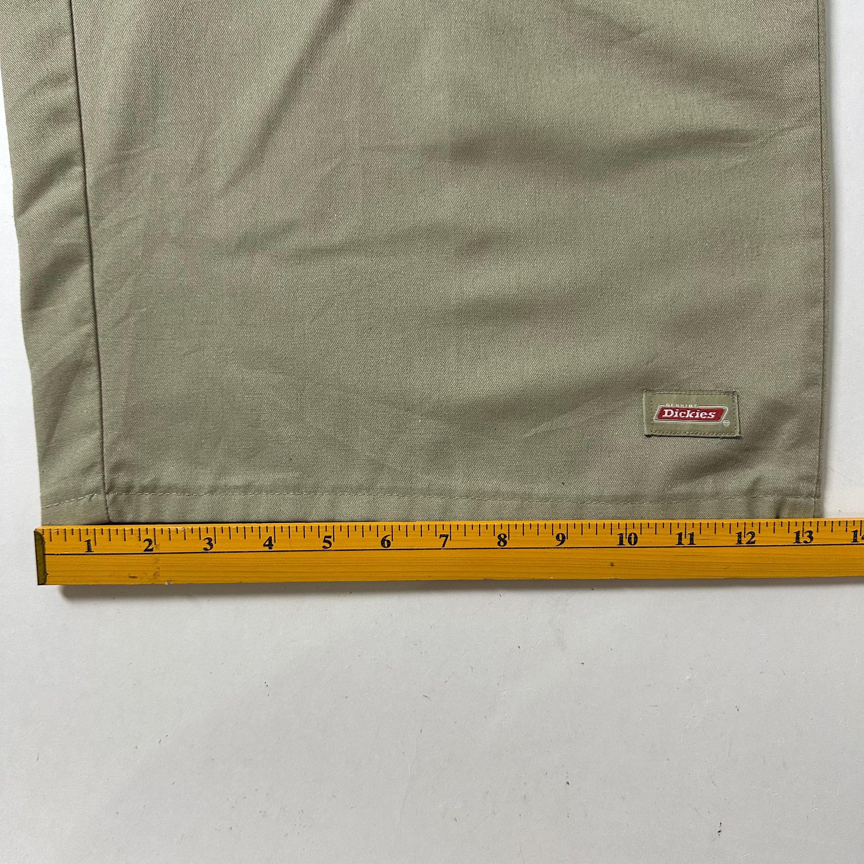 DICKIES Double Patch Shorts in Khaki (Size 36)