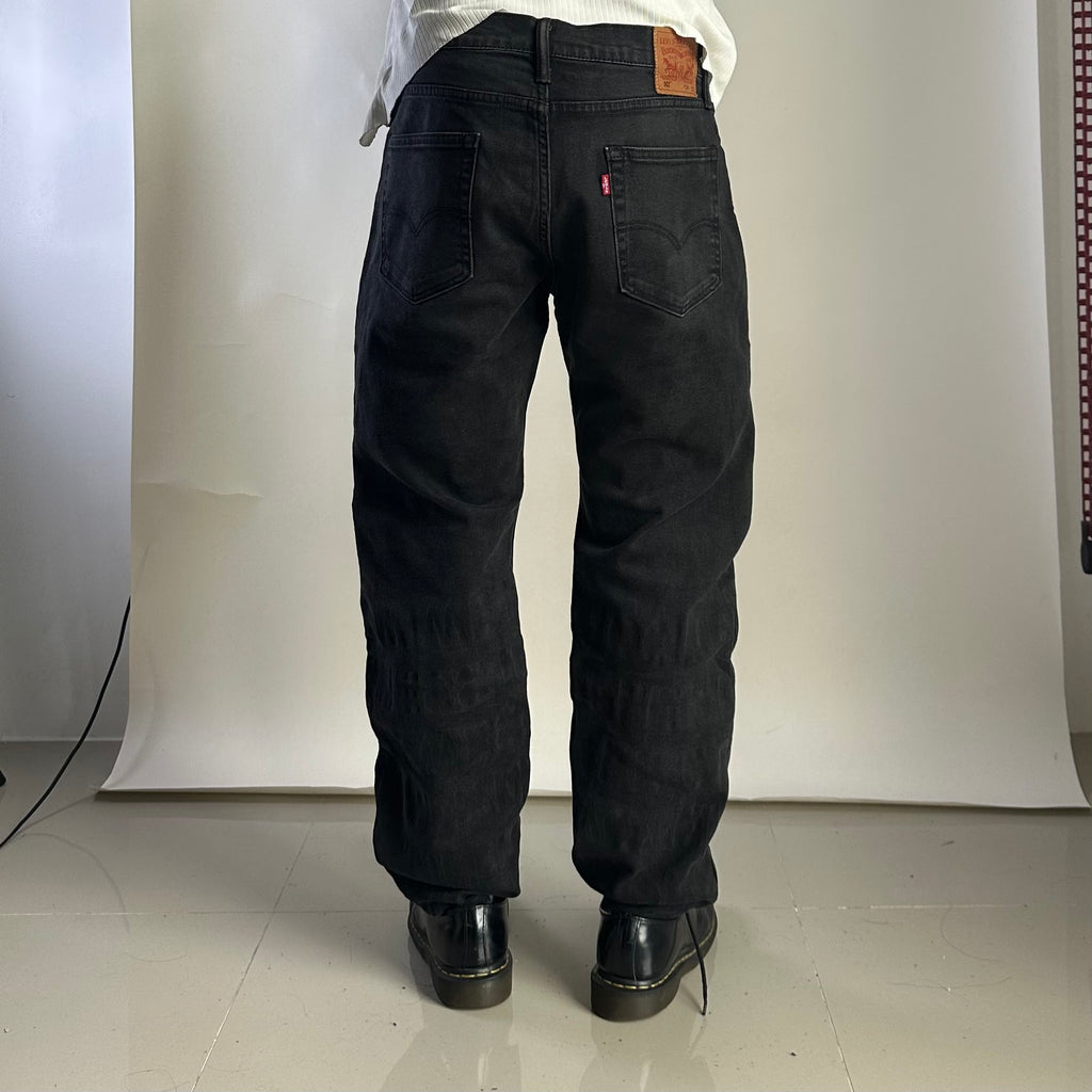 Levi’s 502 Regular Taper Jeans in Black Wash (Size 34)