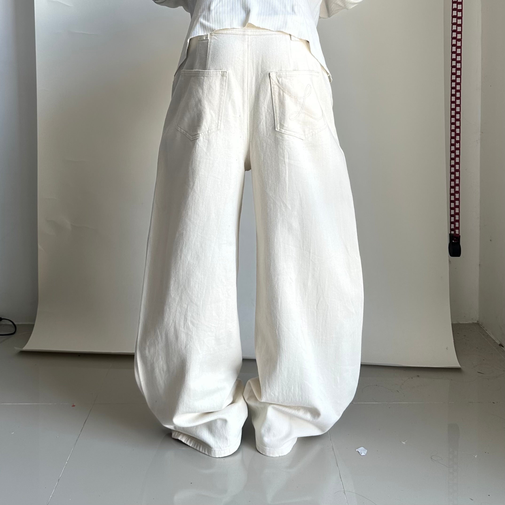 LYNEE Baggy Pants in Off White (Size 30)
