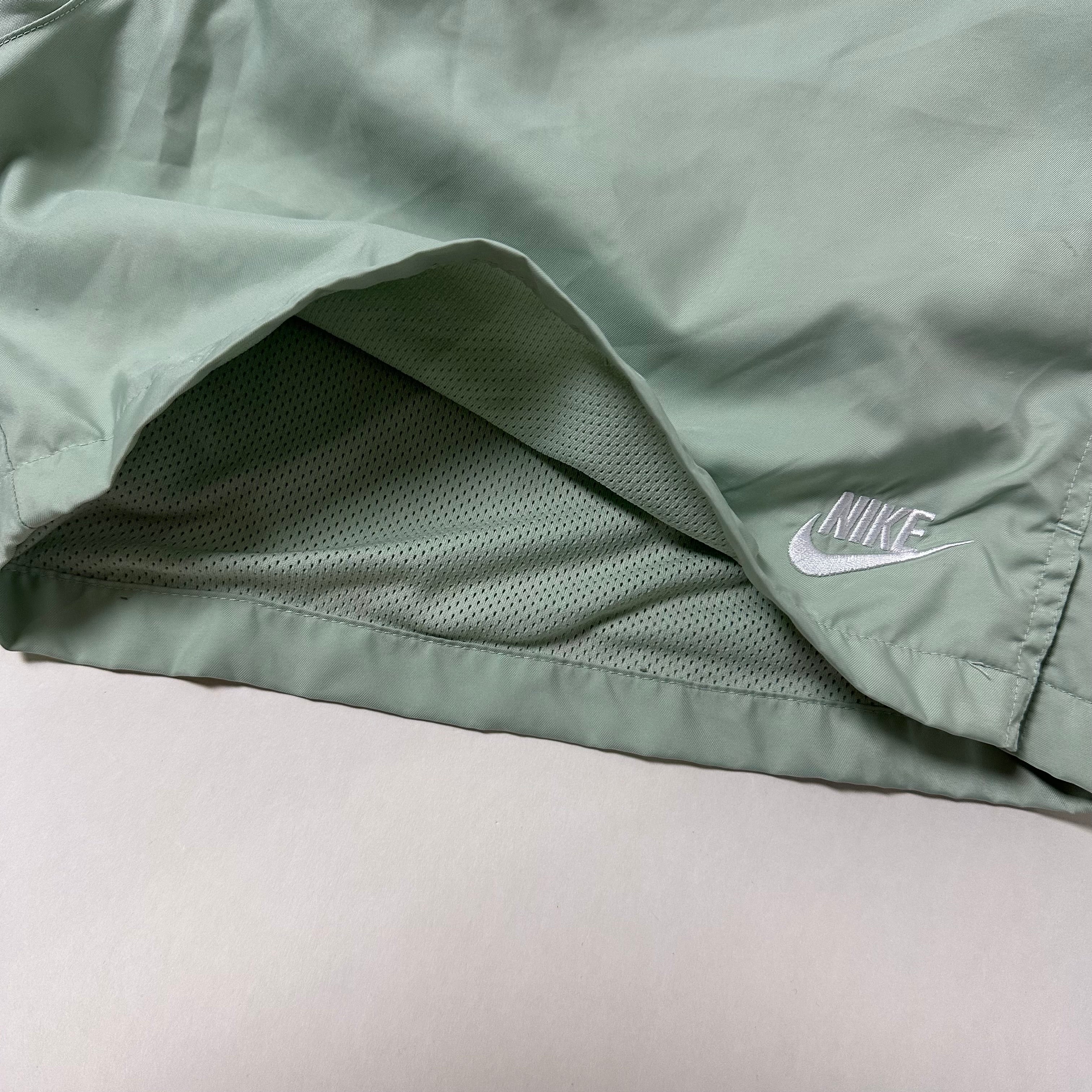 Nike Sportswear Woven Flow Shorts in Mint green (Size XL 32-38)