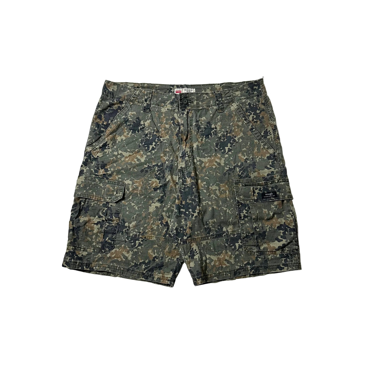 Wrangler Camouflage Cargo Shorts (Size 36) — SOLD