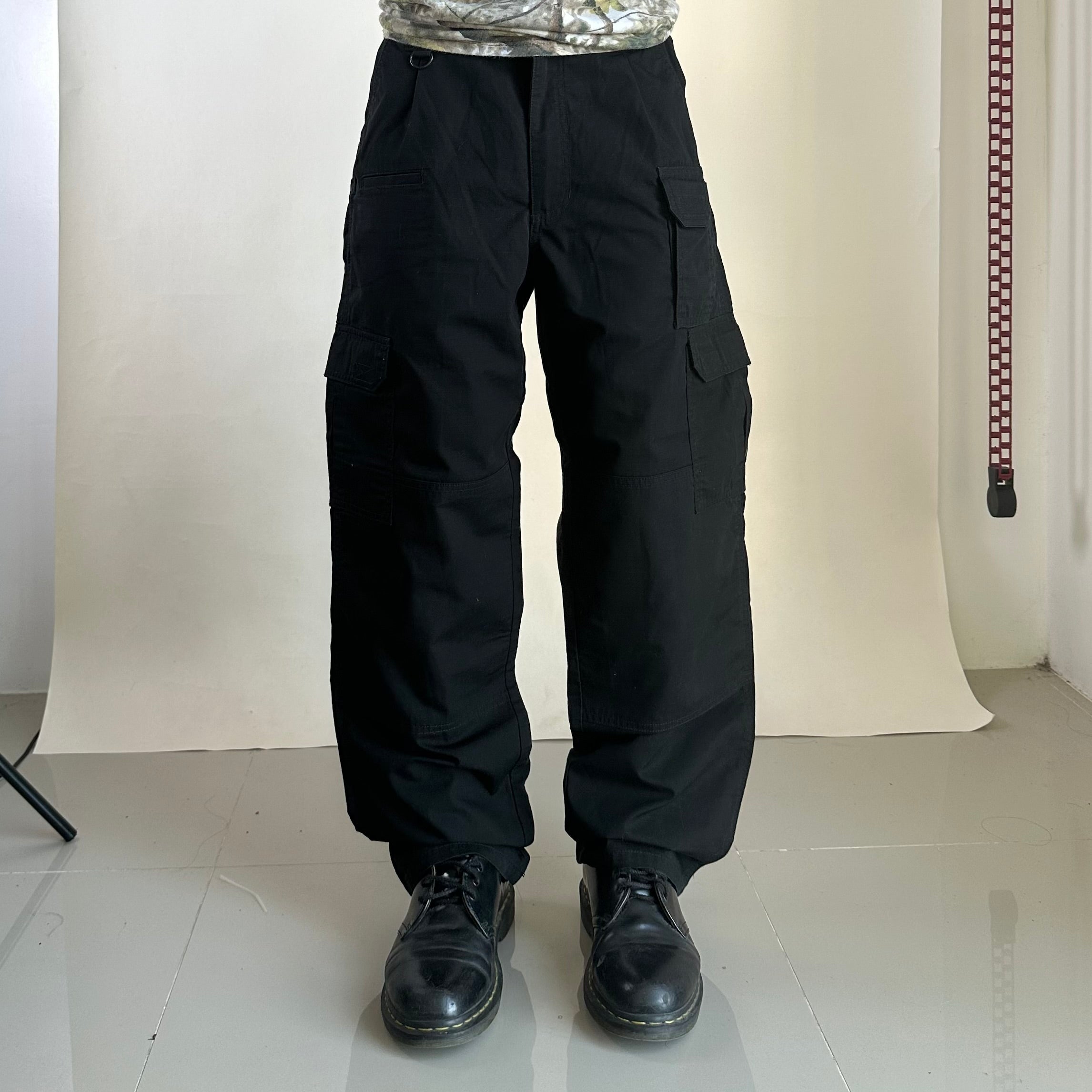 5.11 Tactical Series Cargo Pants in Black Size (28-30)