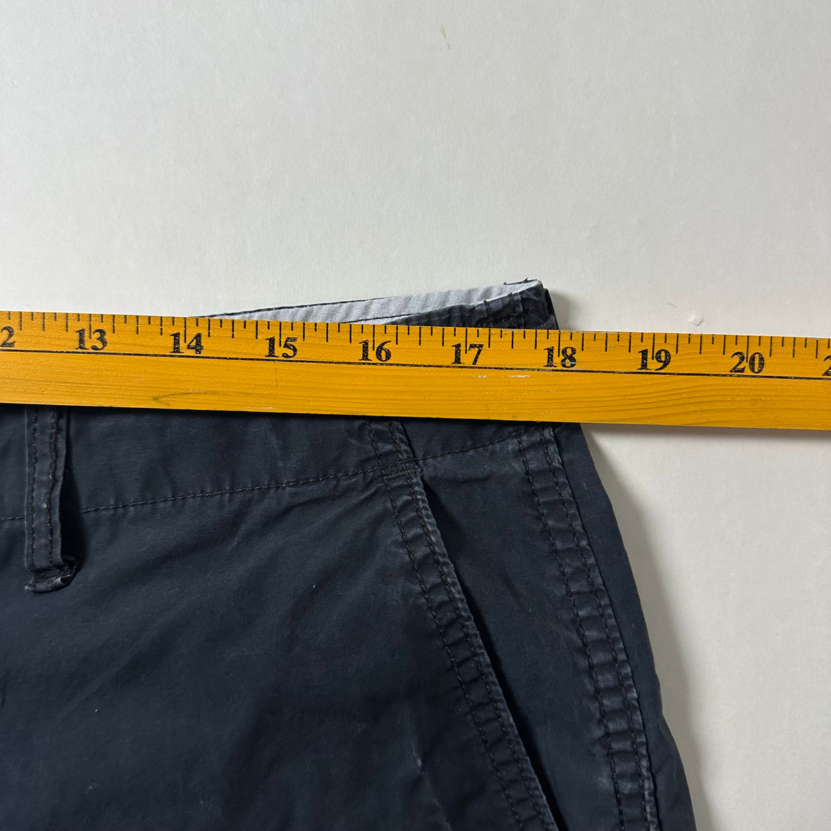 Ralph Lauren Denim & Supply Cargo Shorts in Black (Size 34-36)