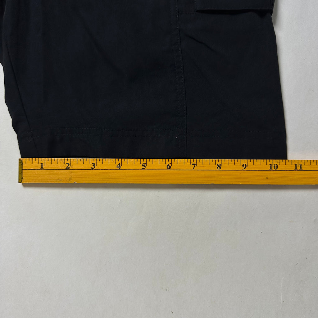 Nike Cargo Shorts in Black (Size 28-34)