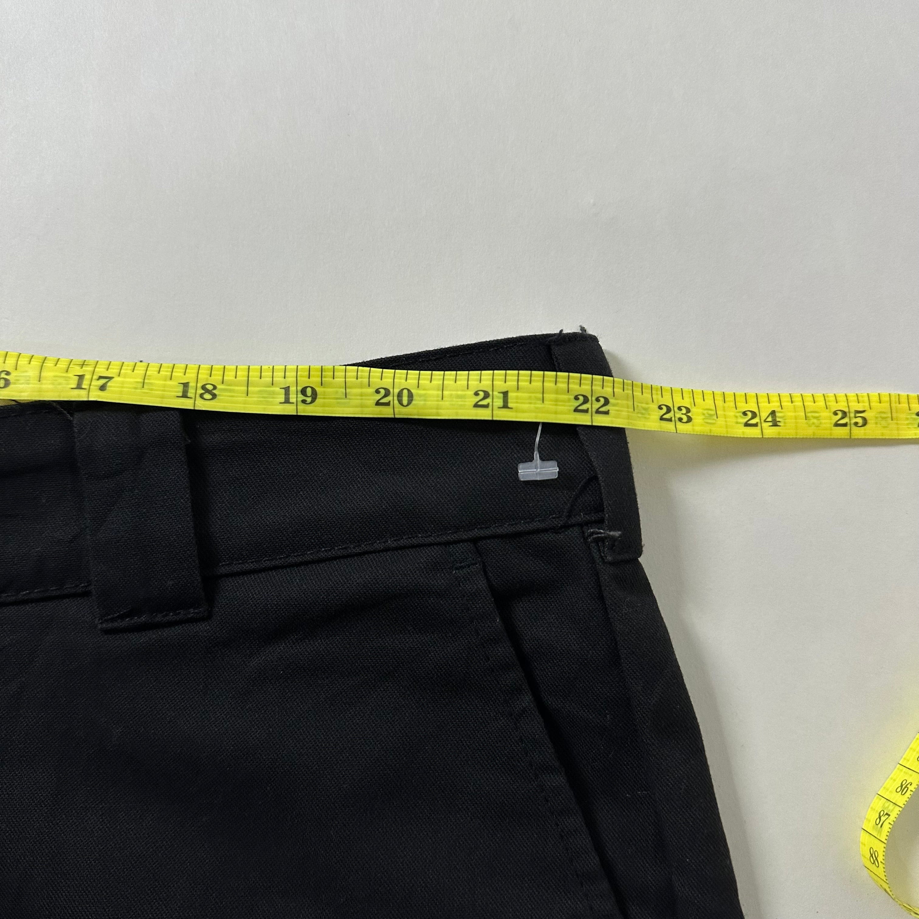 DICKIES Relaxed Straight Cargo Pants in Black (Size 44)
