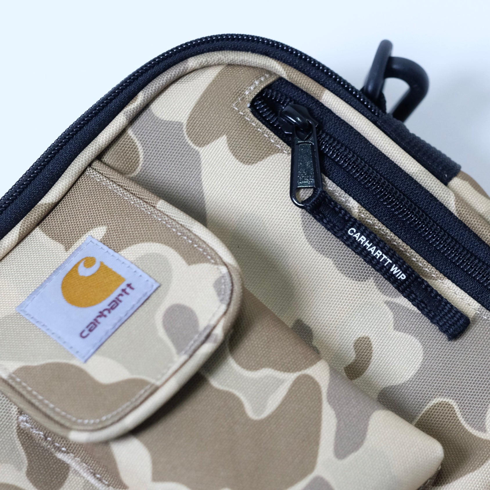 Carhartt WIP Essentials Bag, Small Camo Duck Dessert