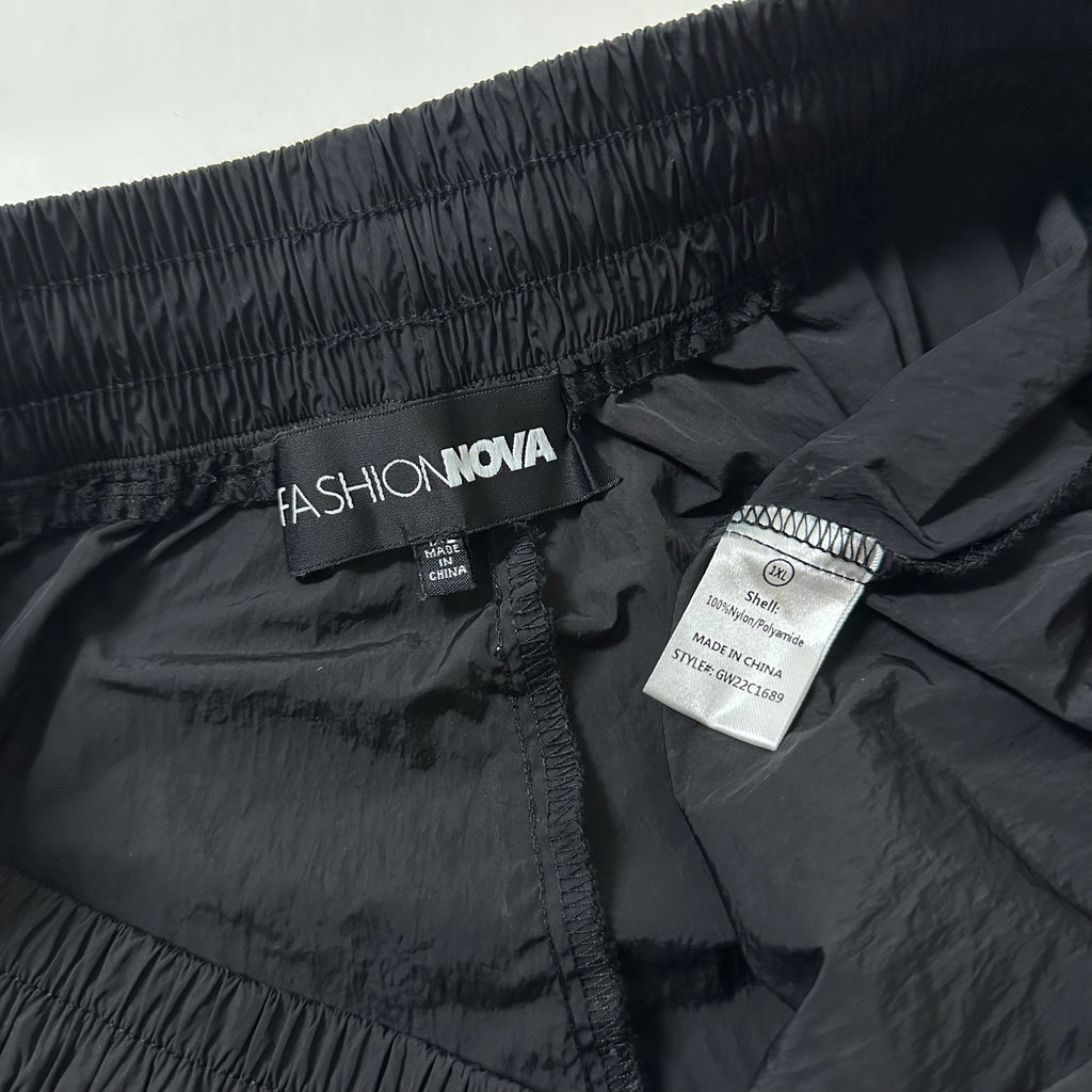 FASHION NOVA Parachute Cargo Baggy Pants in Black (Size 30-38)