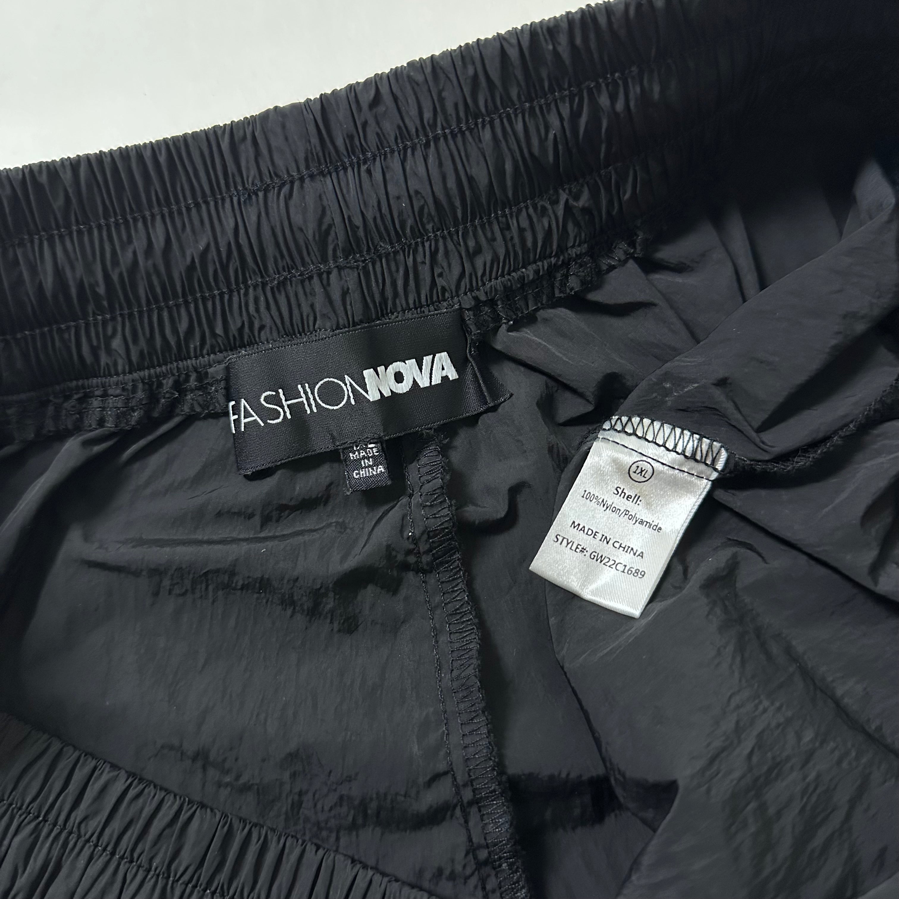 FASHION NOVA Parachute Cargo Baggy Pants in Black (Size 30-38)