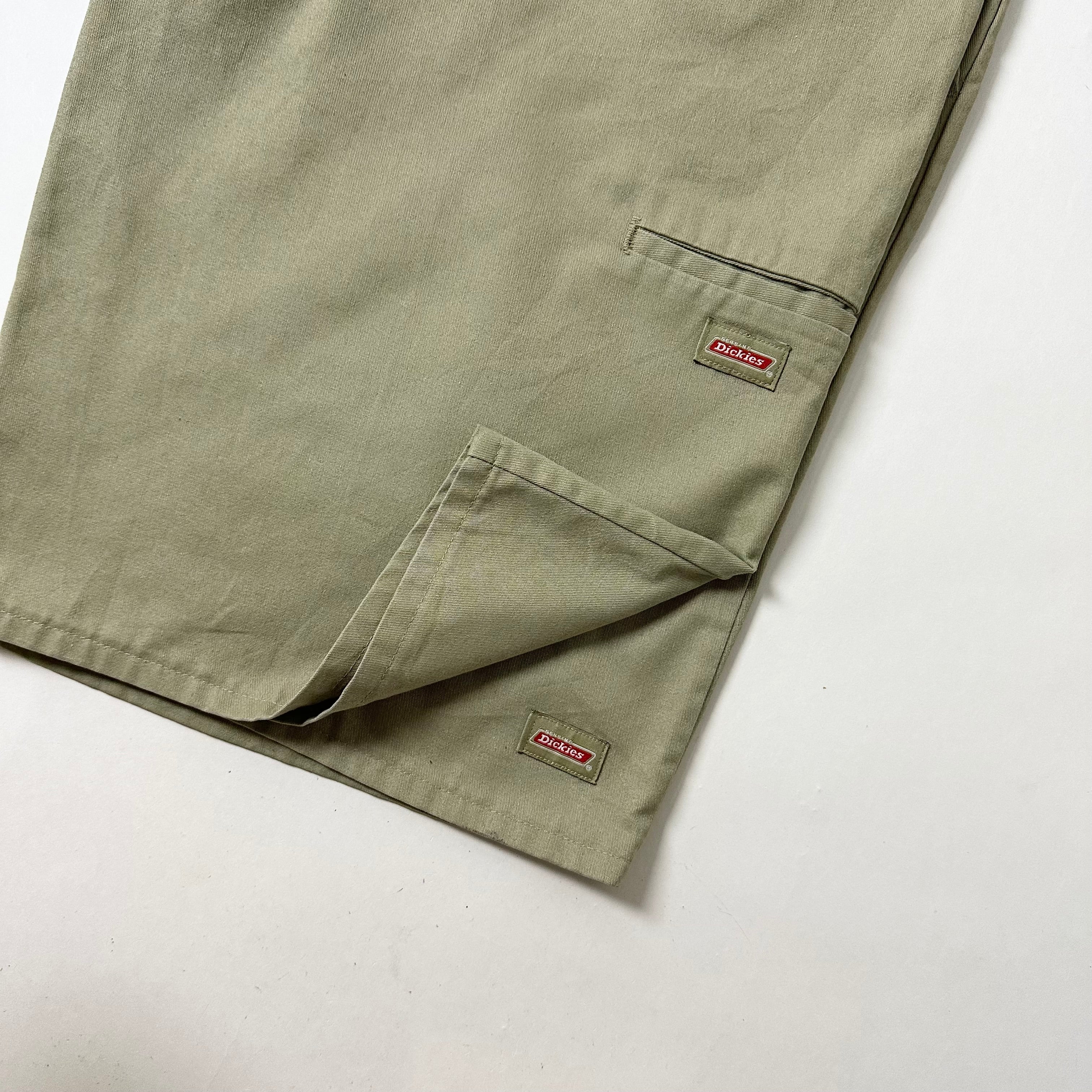 DICKIES Double Patch Shorts in Khaki (Size 36)