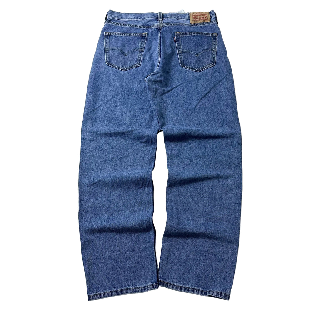 Levi’s 550 Relaxed Fit Jeans in Stonewash (Size 35-36)