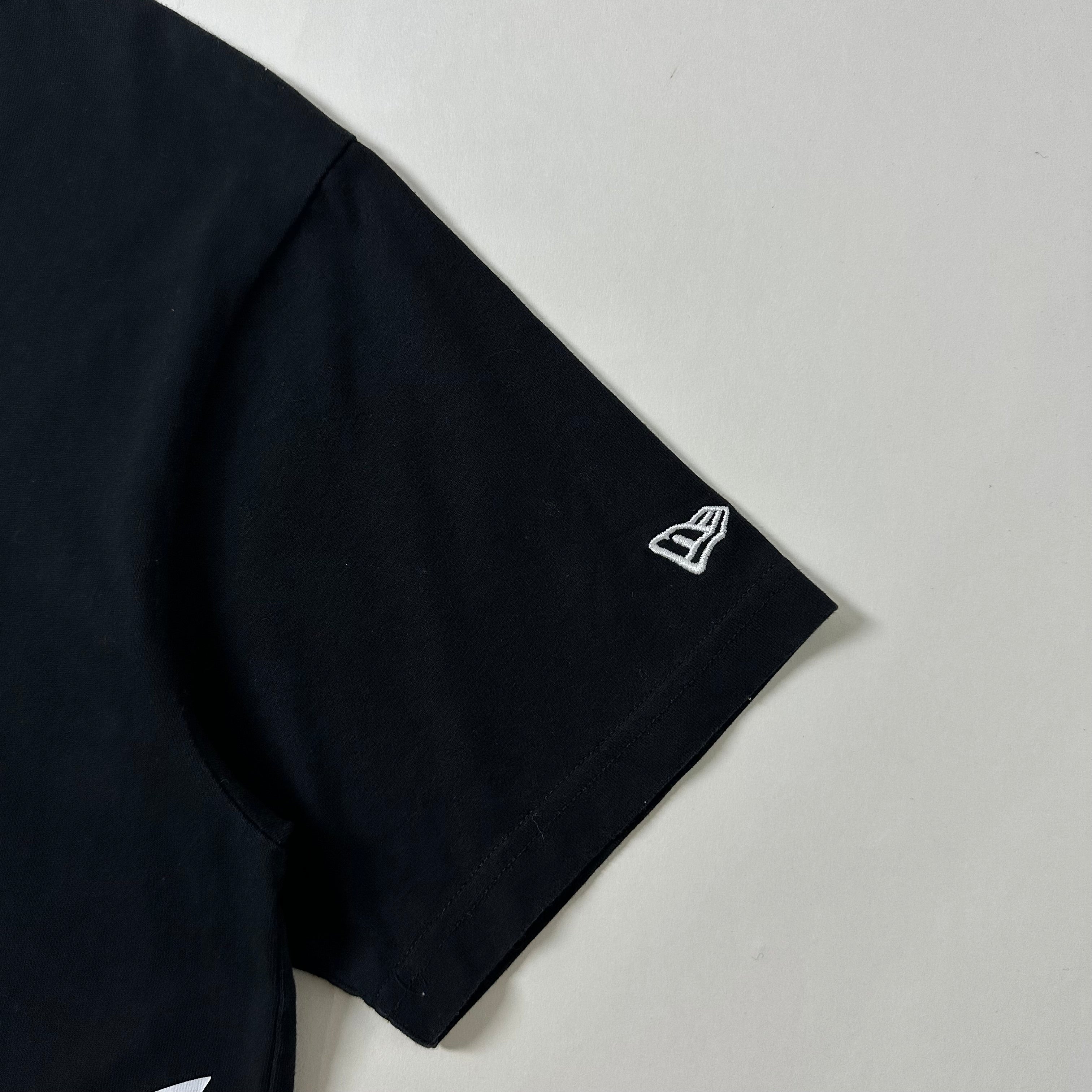 New Era NY Yankees T-shirt in Black (Size Medium)