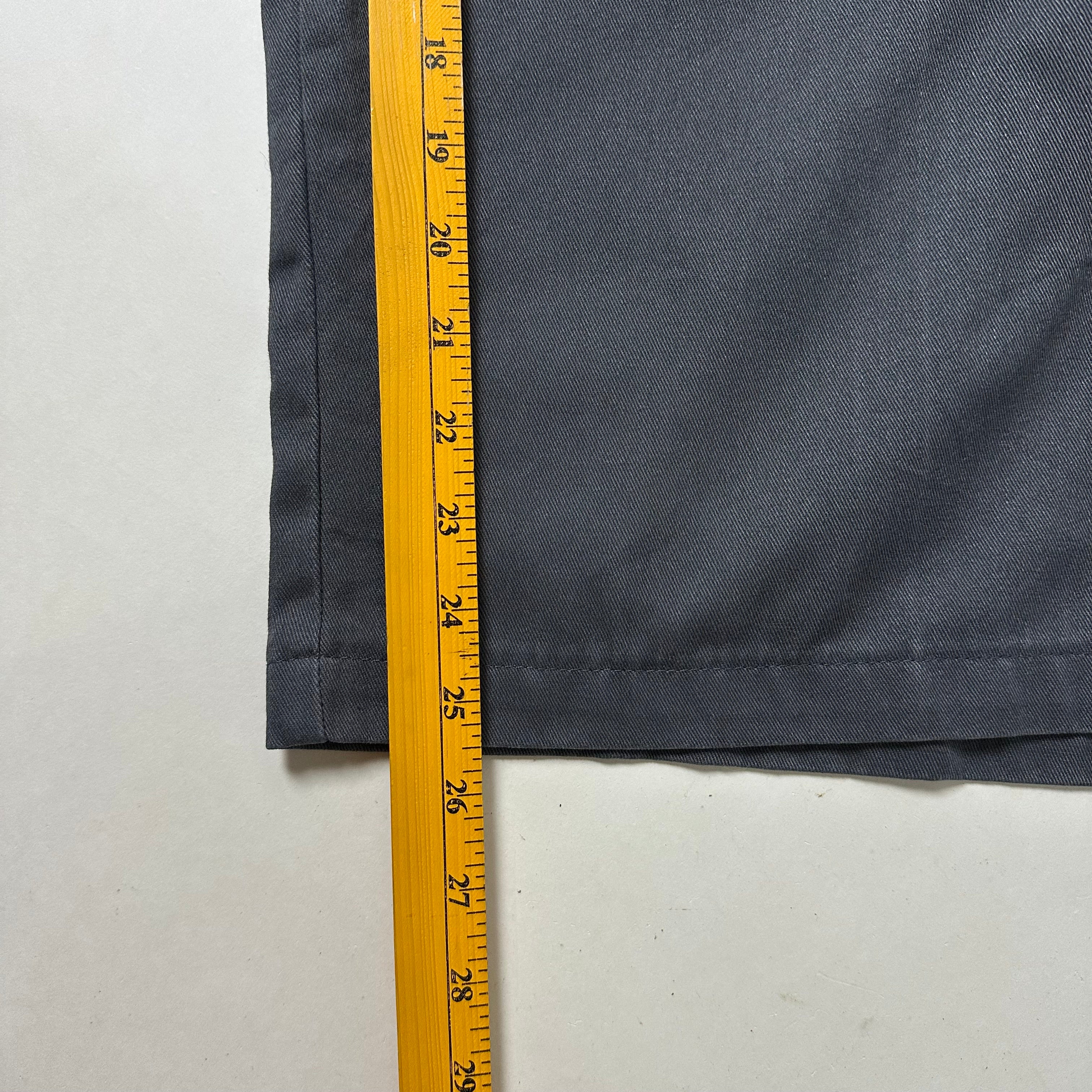 DICKIES Double Patch Shorts in Gray (Size 42)