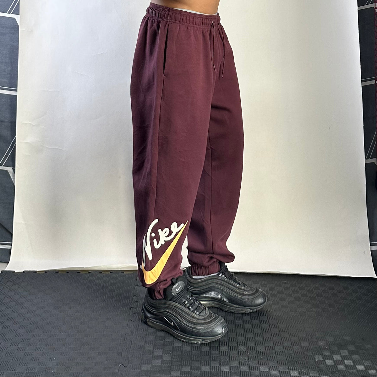 Nike Club Fleece Jogger Pants in Wine Red (Size 28-34)