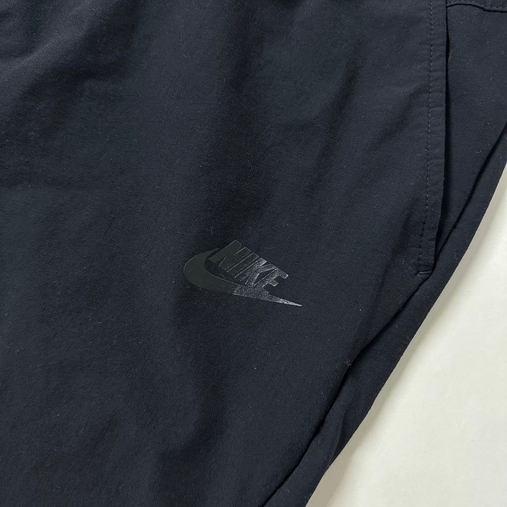 Nike Lightweight Training Pants in Black (Size 28-36)