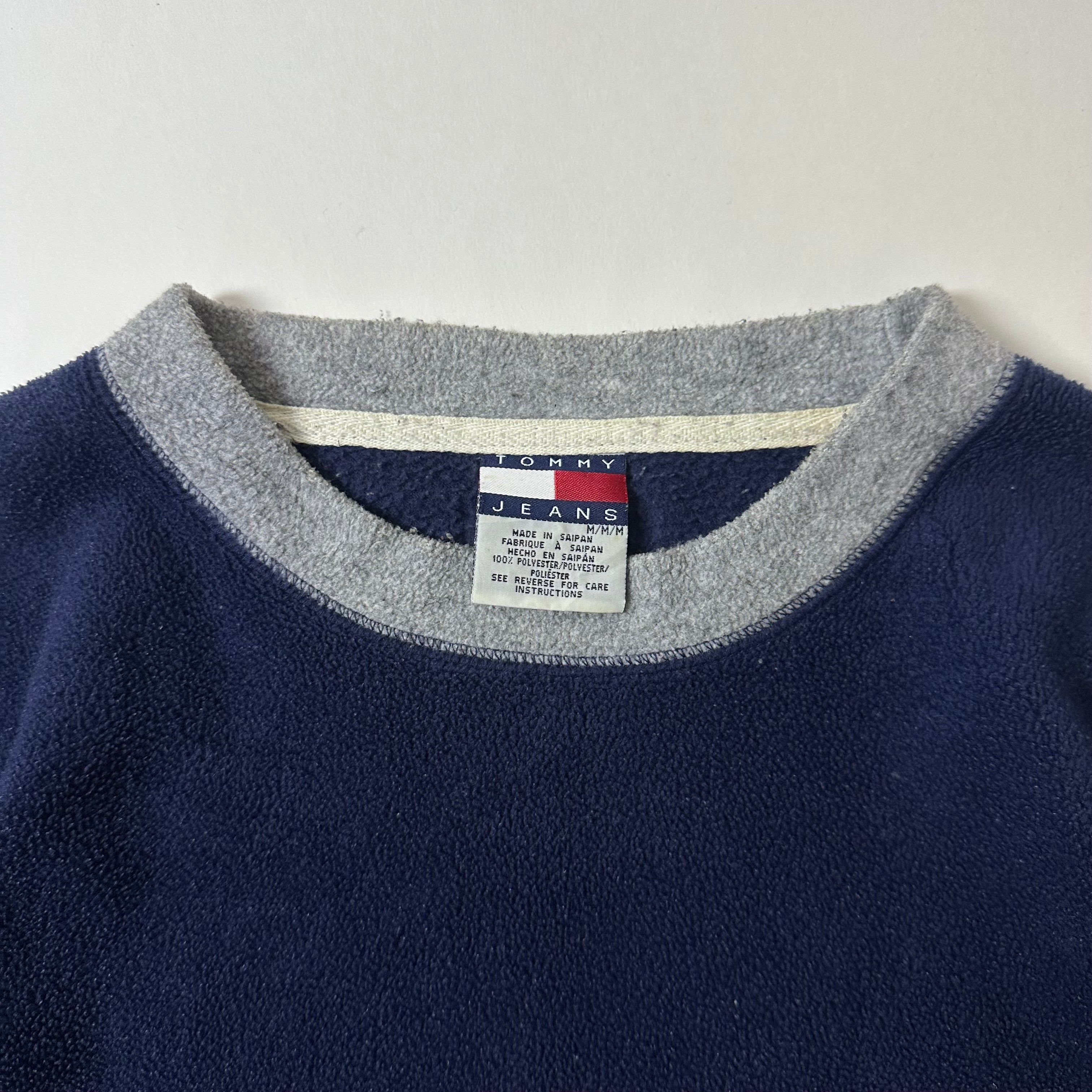 Vintage Tommy Hilfiger Fleece Sweatshirt in Navy Blue (Medium Oversized)