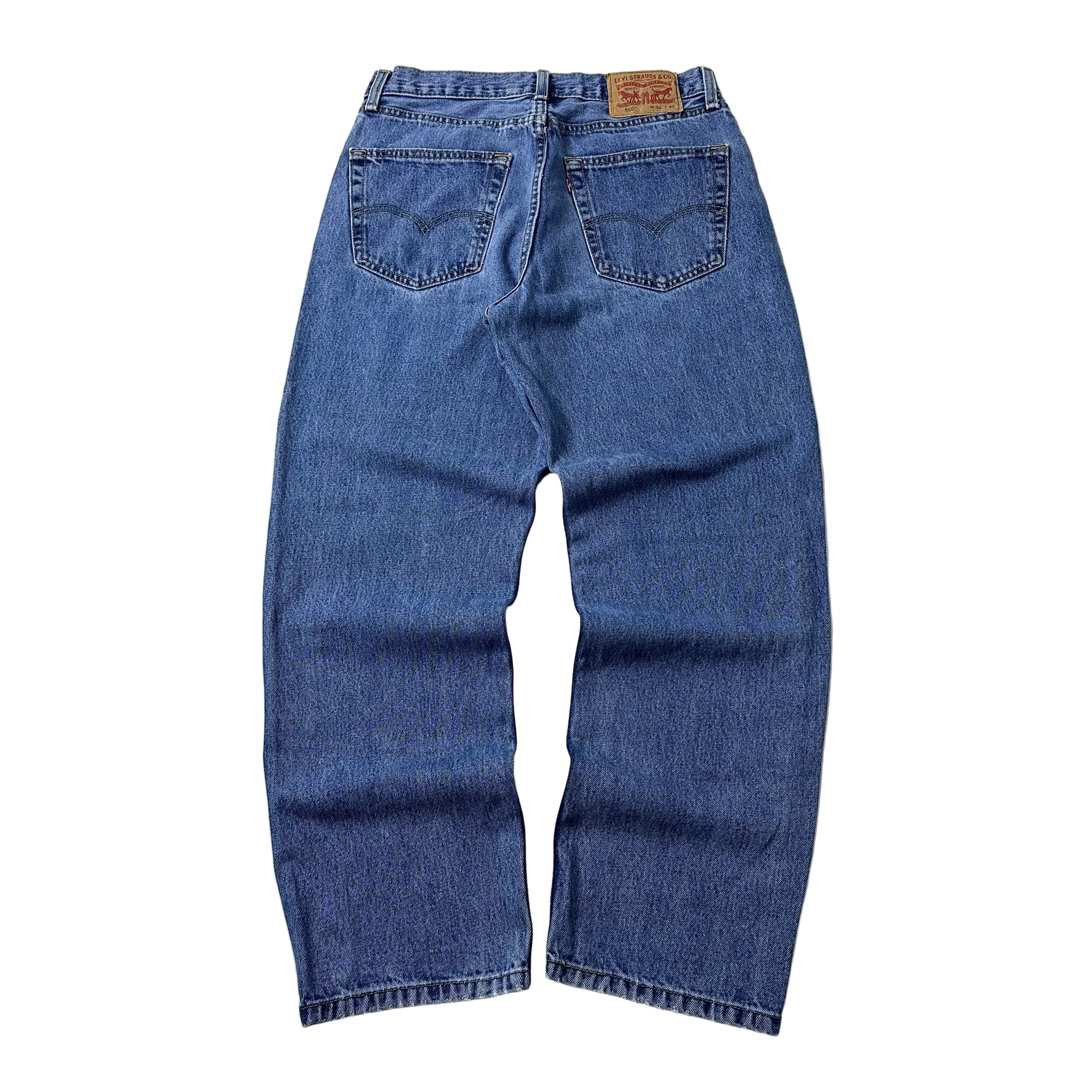 Levi’s 550 Relaxed Fit Jeans in Medium Stonewash (Size 32)