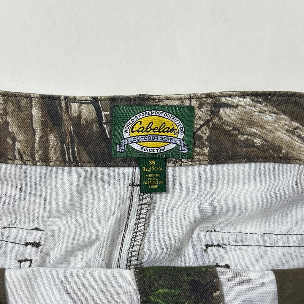 Realtree by Cabelas Camouflage Cargo Pants (Size 34-36)