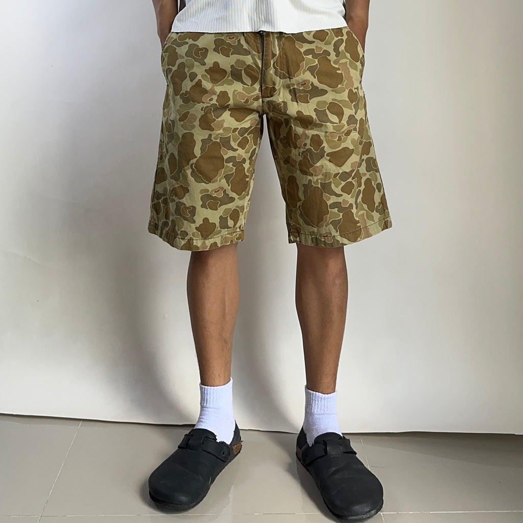 Carhartt WIP Johnson Bermuda Camo Shorts Size 30