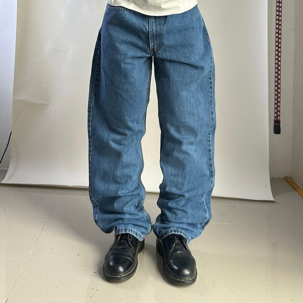 Levi’s 550 Relaxed Fit Jeans in Stonewash (Size 35-36)
