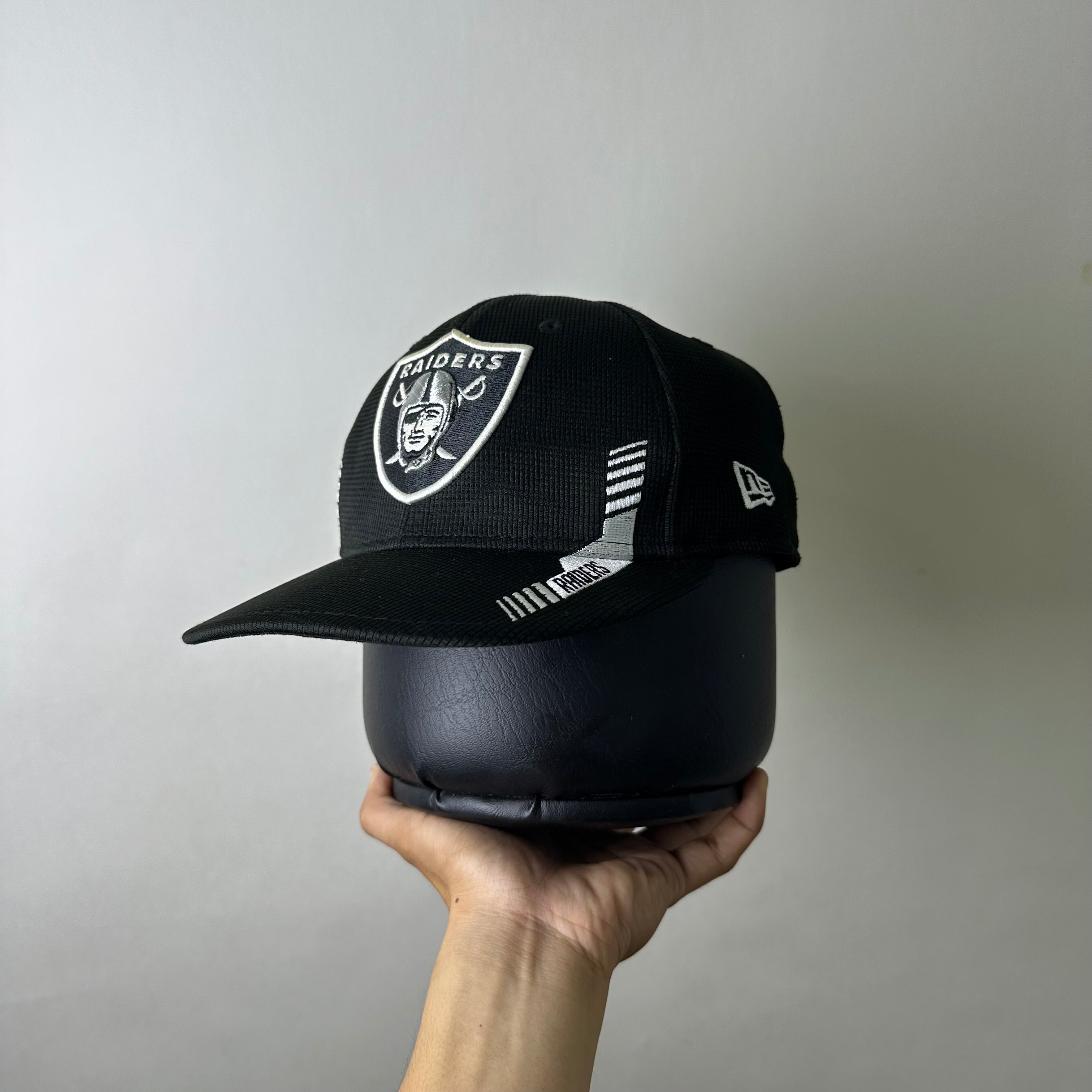 New Era Las Vegas Raiders 2021 NFL Sideline Home 59FIFTY Black fitted hat
