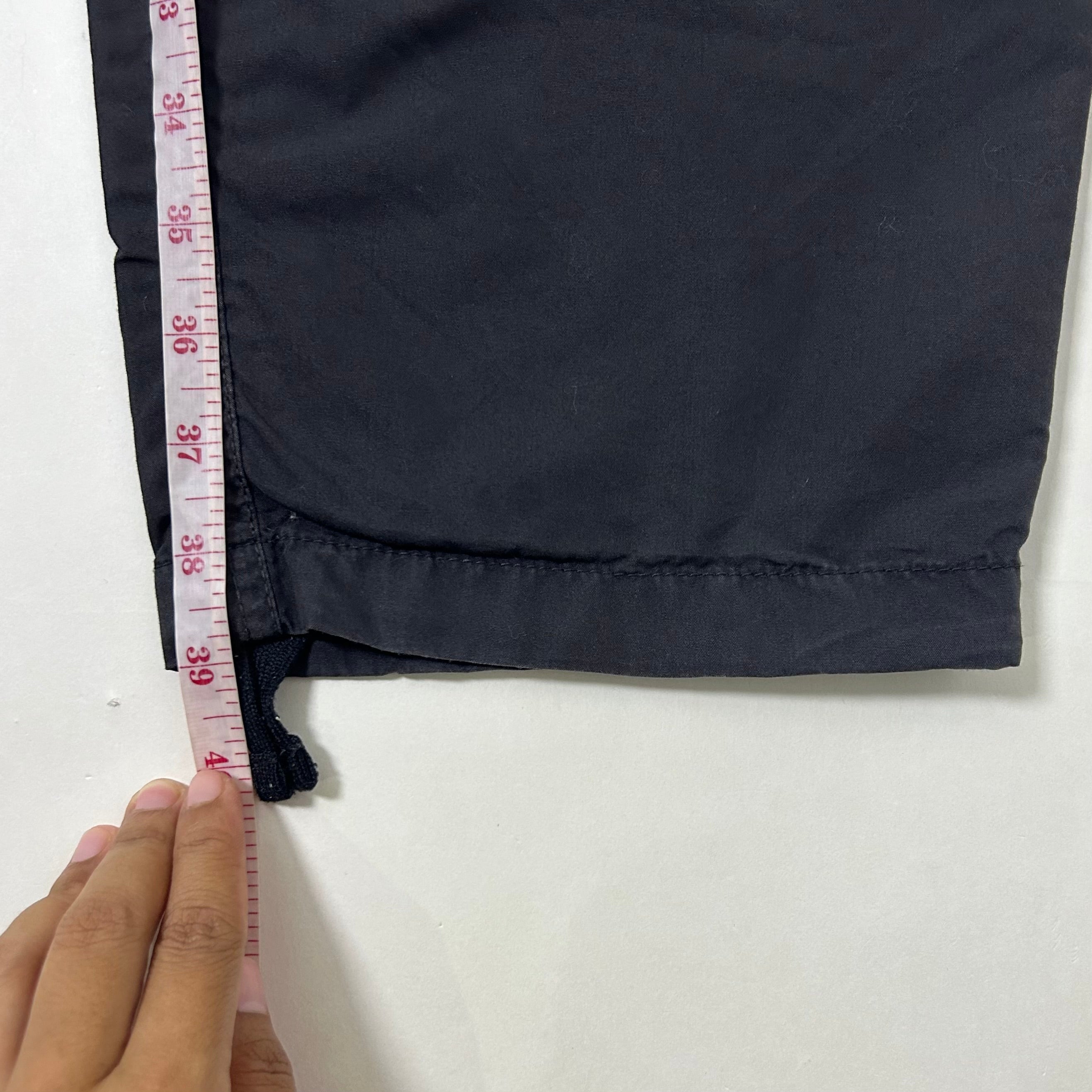 Uniqlo Nylon Cargo Pants in Dark Gray (Size 28-32)