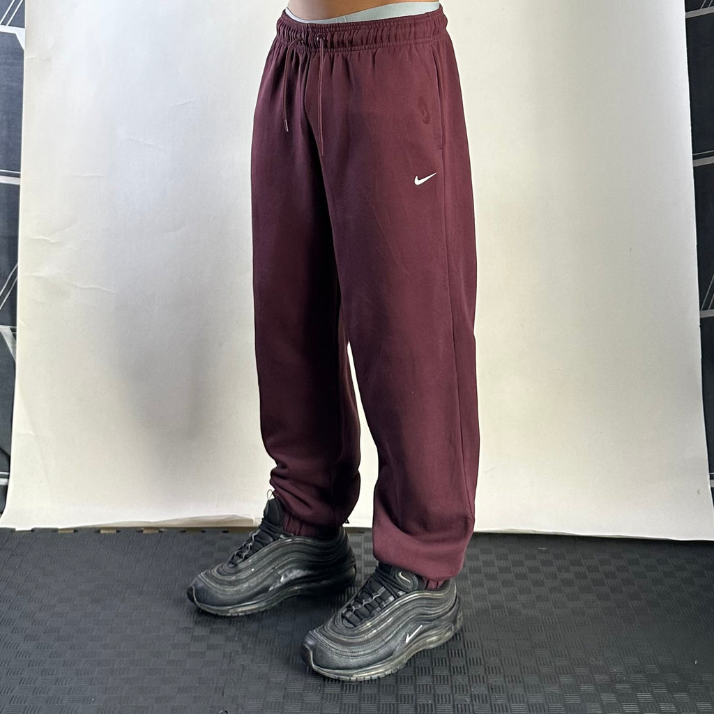 Nike Club Fleece Jogger Pants in Wine Red (Size 28-34)