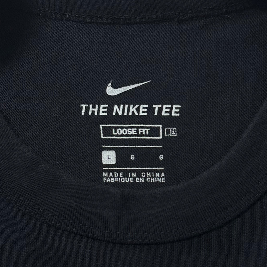 NIKE Big Swoosh Loose Fit Pocket T-shirt in Black (Size Large)