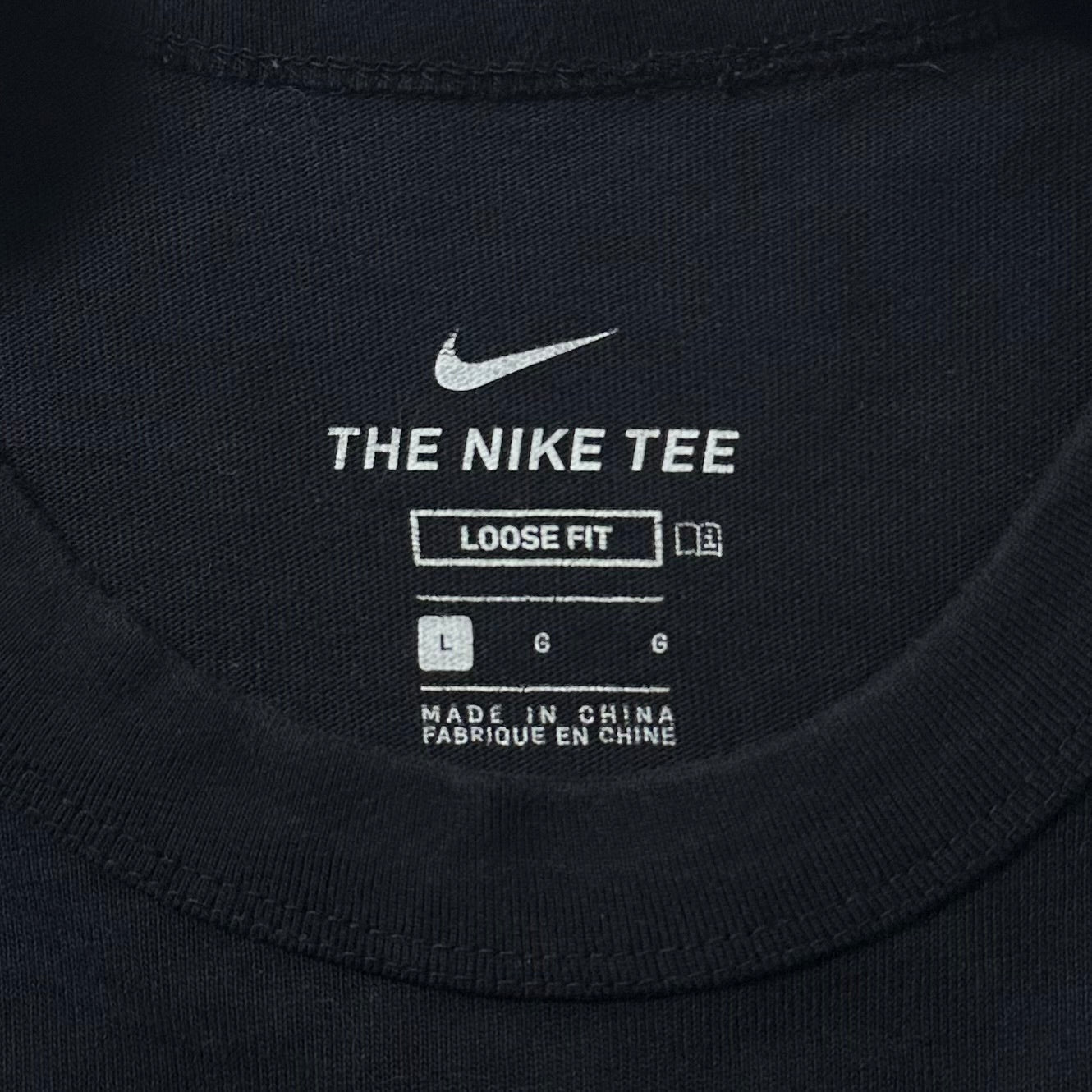 NIKE Big Swoosh Loose Fit Pocket T-shirt in Black (Size Large)