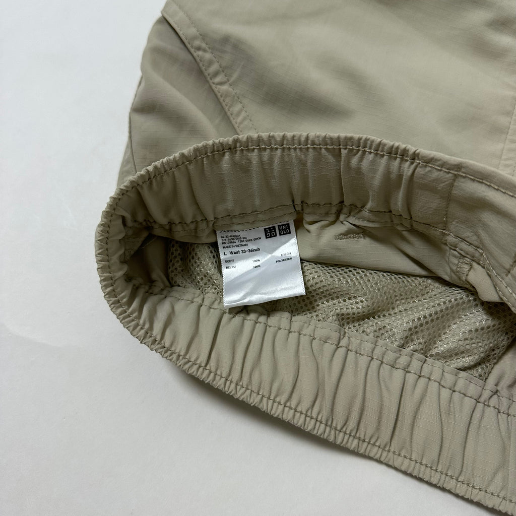 Uniqlo Geared Shorts Beige (Size 33-36)