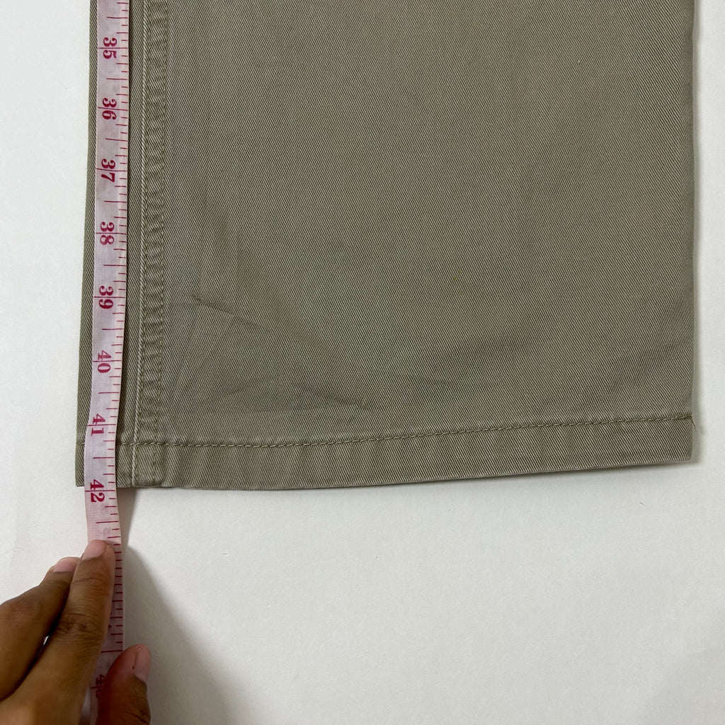 Wrangler Cargo Pants in Khaki (Size 36)
